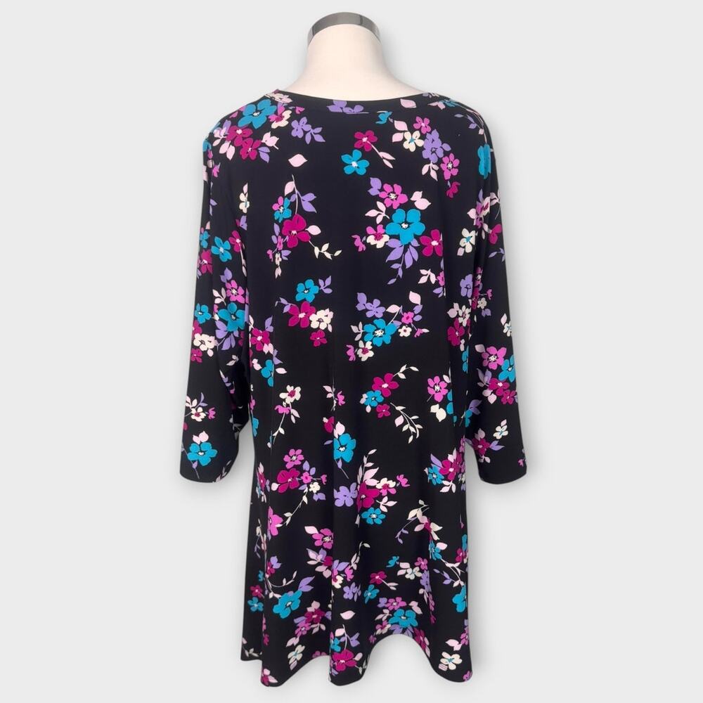 Woman Within Plus Size 1X Polyester Spandex Sharkbite Tunic Black Floral - Picture 4 of 9